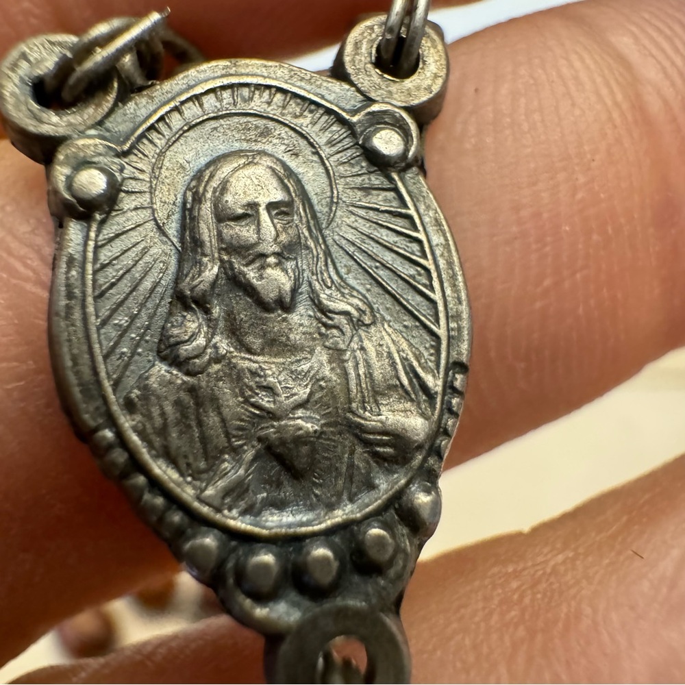 Long 28.5” Vintage Rosary Wooden Beads Silver Tone Marked Italy - Picture 6 of 12